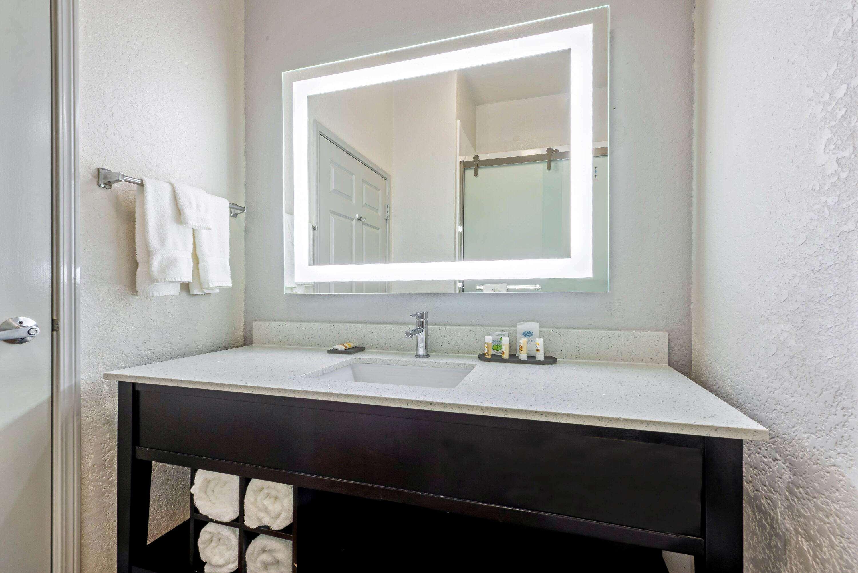 La Quinta & Kingwood Iah Airport 53200 Hotel 3*